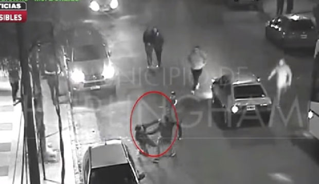 НЕЗАПАМЋЕН ЗЛОЧИН: Фудбалер ножем усмртио бившег голмана Ривер Плејта (ВИДЕО)