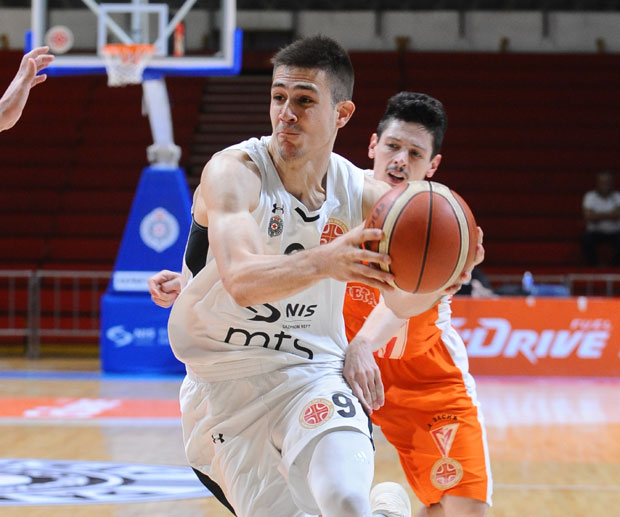 ПАРТИЗАН СИСТЕМСКИ ДОВОДИ ПОЈАЧАЊА: Траже се победнички гени