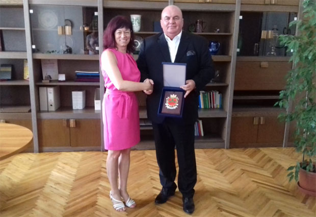 Палма у Мађарској о привлачењу ЕУ фондова за српску просвету