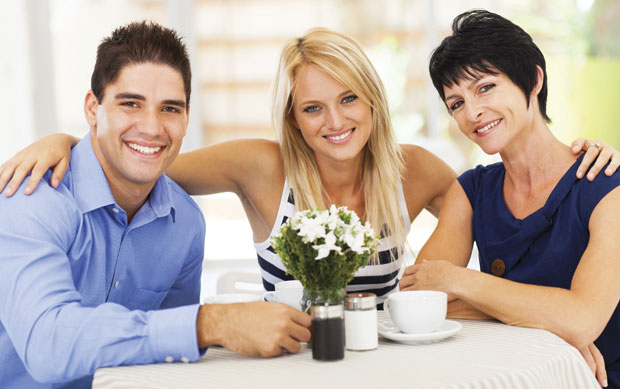 Гледај мајку, бирај сина
