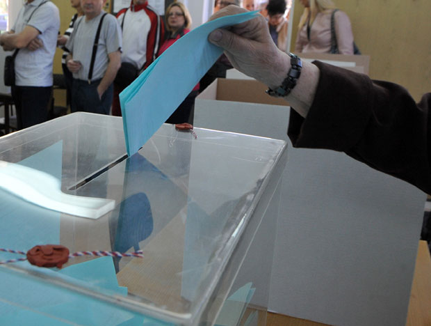 РЕЗУЛТАТИ ДЕМАНТУЈУ УГЉАНИНА: И Бошњаци листом уз Вучића