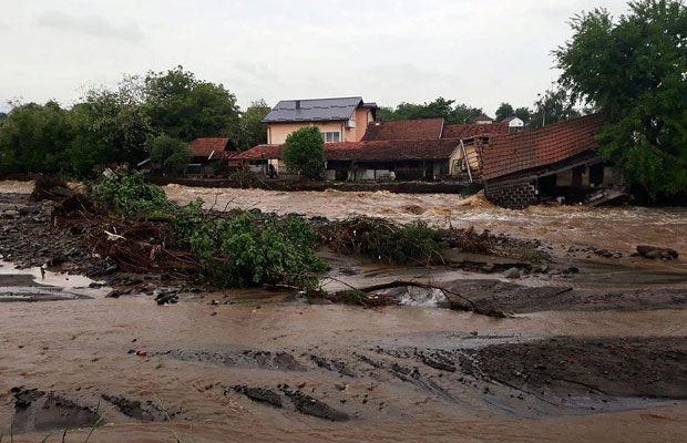 Селективна помоћ поплављенима!