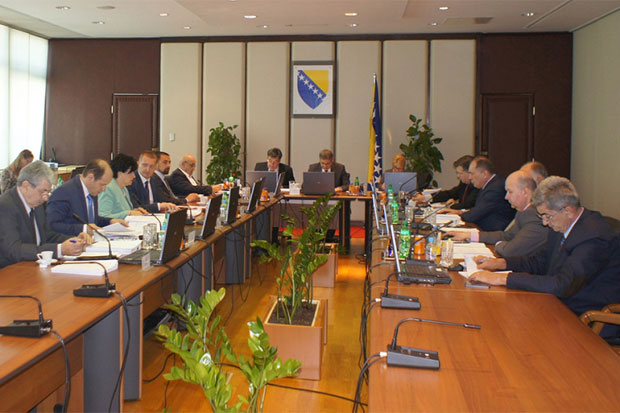 Мигранти непожељни у Босанском Петровцу!