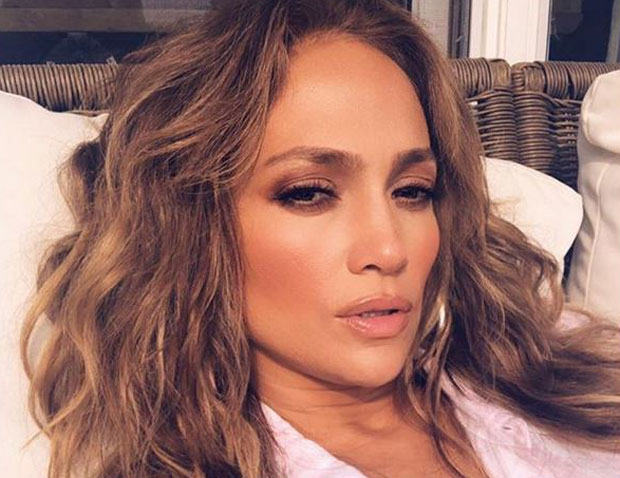 Верујете ли да са 49 година овако изгледа? (ФОТО)