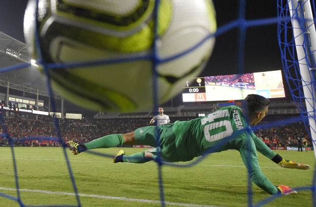 Куп шампиона: Јунајтед после 26 пенала победио Милан, Ливерпул преокренуо против Ситија (ВИДЕО)