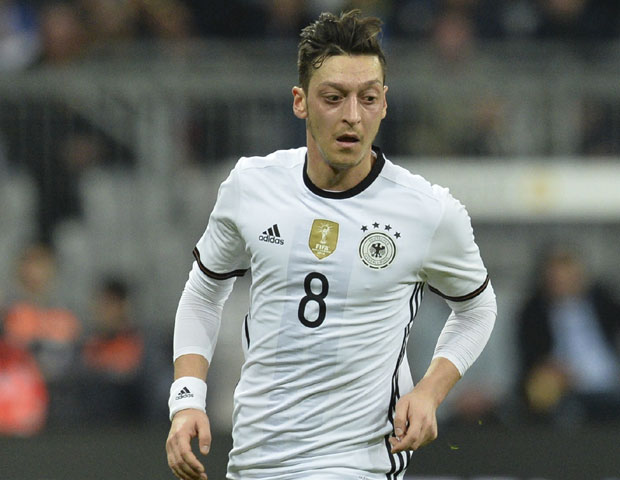 ФС Немачке признао грешку: Жао нам је што је наша критика злоупотребљена за расистичке слогане