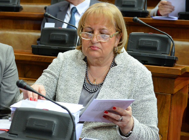 Траже смену Радете због твита