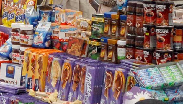 Камион курирске службе препун кријумчарене робе