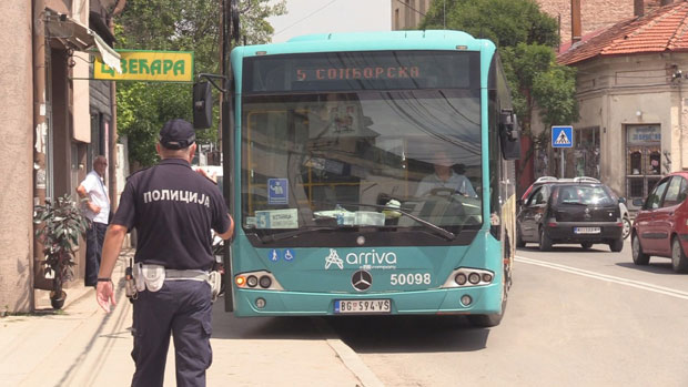 НЕСРЕЋА У НИШУ: Повређено 17 путника и бициклиста