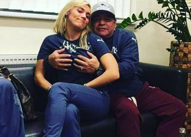 МАРАДОНА СЕ ЖЕНИ: Запросио 29 година млађу девојку