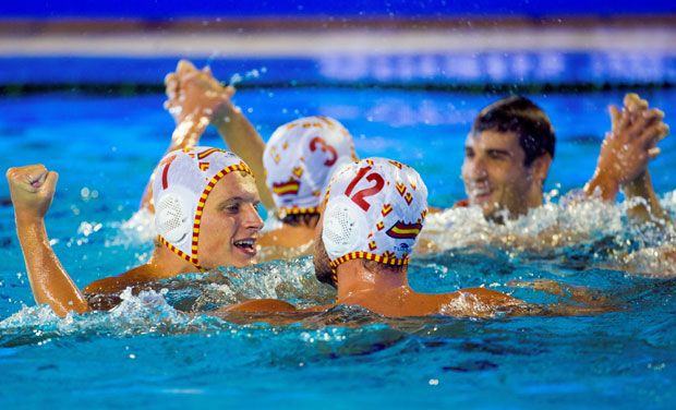 ФУРИЈА САЊА ПРВУ КРУНУ: Шпанци ће се после 27 година борити за титулу првака Европе