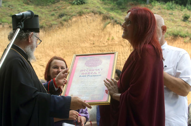 И РЕЧИ СУ ЦИГЛЕ ЗА ХРАМОВЕ: Свечано уручена признања најбољима на четвртом песничком конкурсу Бешеновска приношења