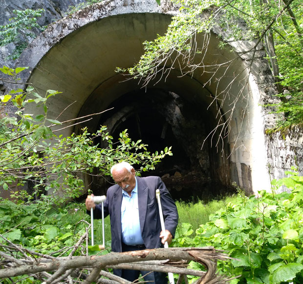 НЕМА СВЕТЛА ИЗ ТУНЕЛА: Мештани Боана код Шавника више од четири деценије чекају завршетак пута кроз Семољ