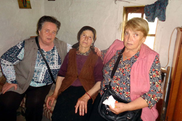 ХУМАНЕ НОВОПАЗАРКЕ РАБА БАУМАН И СЕВДА ЈЕЛЧИН: Πомоћ сиротињи у родном крају