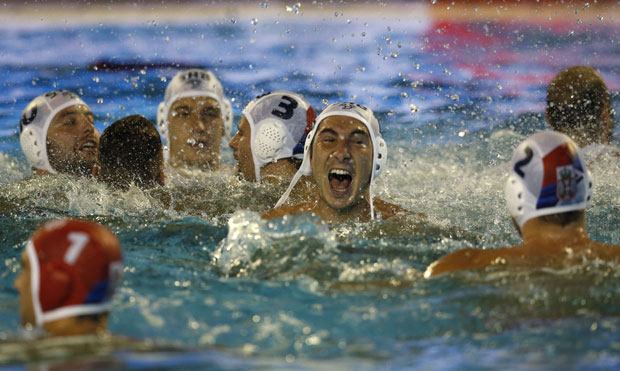 “ДЕЛФИНИМА” ПРИЈА ДРАМА: Погледајте како је Милош Ћук донео најсјајније одличје Србији (ВИДЕО)