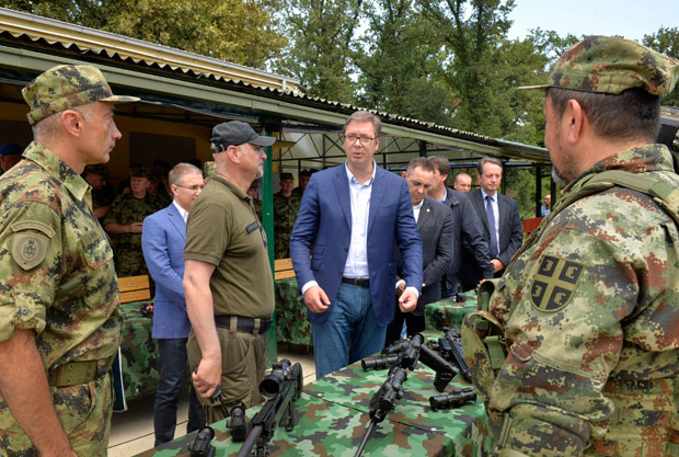 ВУЧИЋ У НИКИНЦИМА: Свако ко помисли да крене на Србију да прогута кнедлу; Макрон и Путин пре краја године у Србији (ФОТО)