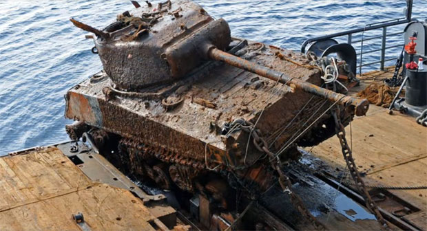 Са дна Баренцовог мора подигнут амерички тенк „Шерман“