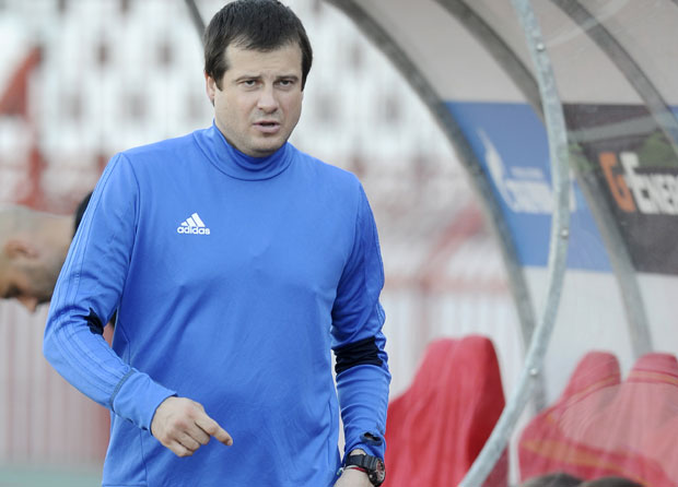 РАДНИЧКИ БЕЗ ТРЕНЕРА НА МАРАКАНИ: Лалатовићу позлило пред меч са Звездом