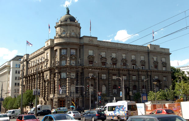 Влада на окупу и током августа