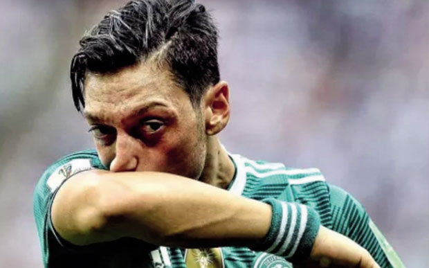 И ЈА САМ КАО ОЗИЛ: Мигранти широм Европе уздрмали друштвене мреже