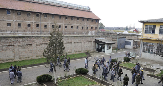 ХАПШЕЊЕ У ВЕЛИКОЈ ПЛАНИ: Побегао из затвора, па силовао дете?