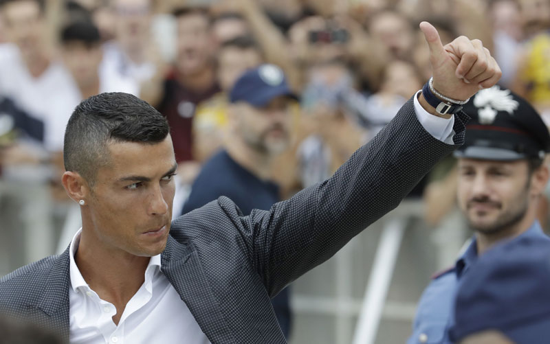 ДРАСТИЧНО СКОЧИЛЕ ЦЕНЕ КАРАТА: Гледај Роналда за најмање 178 евра