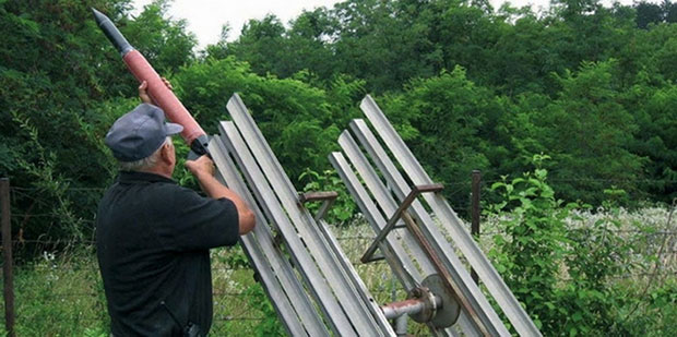 СТРЕЛЦИМА МАЛО РАКЕТА: Са 120 пројектила бране 30.000 хектара од града