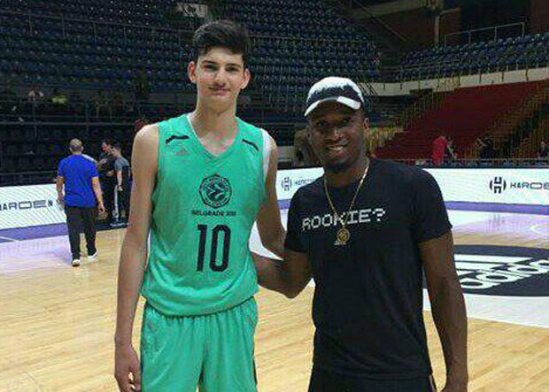 ОЧЕВИМ СТОПАМА: Вукчевић стигао у Реал