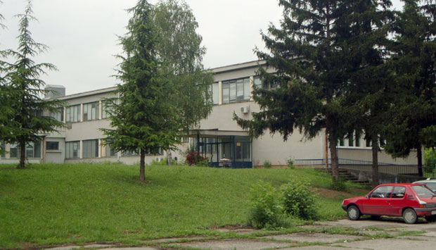 НЕСРЕЋА У ИНСТИТУТУ “ВИНЧА”: Радник пао са крова