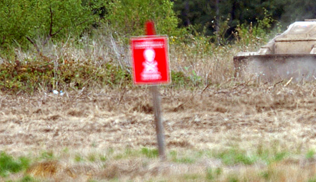 СТРАНЕ ЗЕМЉЕ УПОЗОРАВАЈУ: Опрез! Туристе у БиХ вребају терористи, мине и путеви