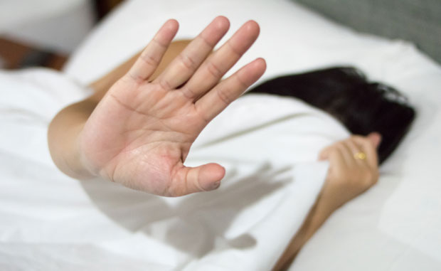 Девојчицу подводили старијим мушкарцима и уцењивали је