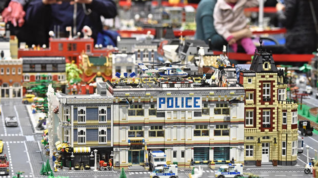 Међународна изложба лего коцкица Инвазија Гиганата