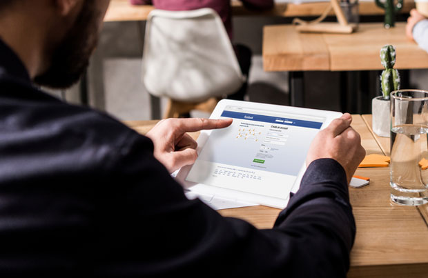 Држављанин Србије прогањао девојку на Фејсбуку и фотошоповао заједничке слике