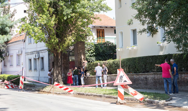 Нема сна у напуклим кућама