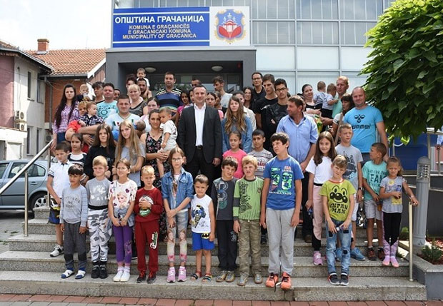 ХУМАН ГЕСТ ФУНКЦИОНЕРА У ГРАЧАНИЦИ: Одрекли се плата у корист социјално угрожених