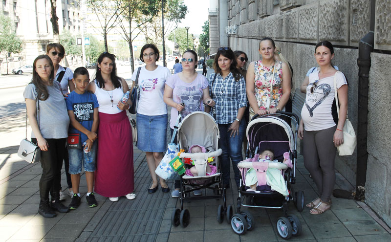 СЛУЧАЈ ХЕНДИ И ДАЉЕ НА ЛЕДУ: Папири трудница још заробљени