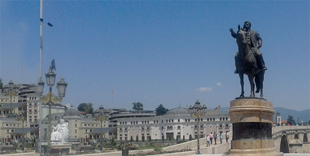 БОЈКОТ ИМЕ НЕ РУШИ: Референдум у Македонији необавезујући