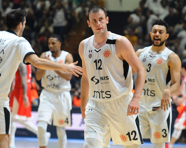 ЦРНО-БЕЛИ НА ПРИПРЕМЕ ИДУ У ШПАНИЈУ: Међу ривалима Басконија, Сарагоса, Тенерифе и Барселона