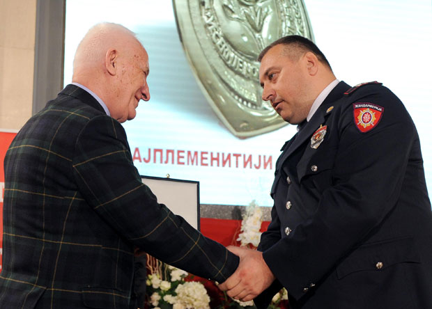 КО ЈЕ НОВИ ШЕФ ЖАНДАРМЕРИЈЕ: Луковић - командант хуманости и солидарност