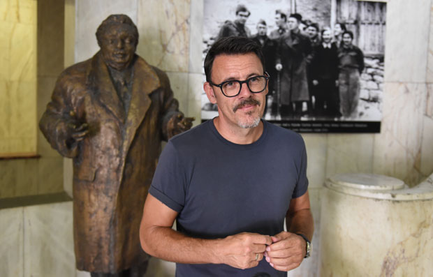 Роман у причама