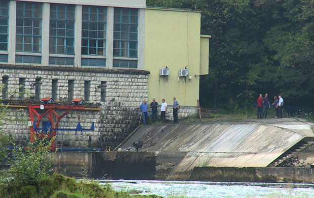 У експлозији настрадало троје