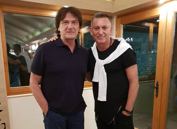 Шако загрлио идола Чолу