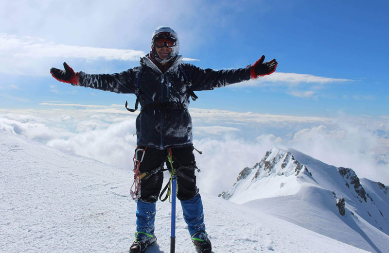 ПЕНЗИОНЕР ИЗ ЗАЈЕЧАРА ОПЕРИСАО КАНЦЕР: На врху Алпа у славу живота