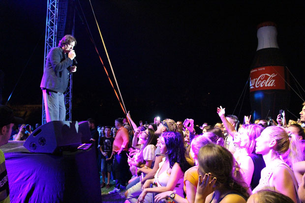 Чолу слушало 25.000 људи