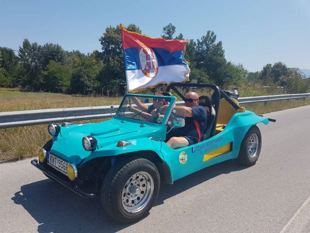 Палма обишао српске туристе у Грчкој (ВИДЕО)