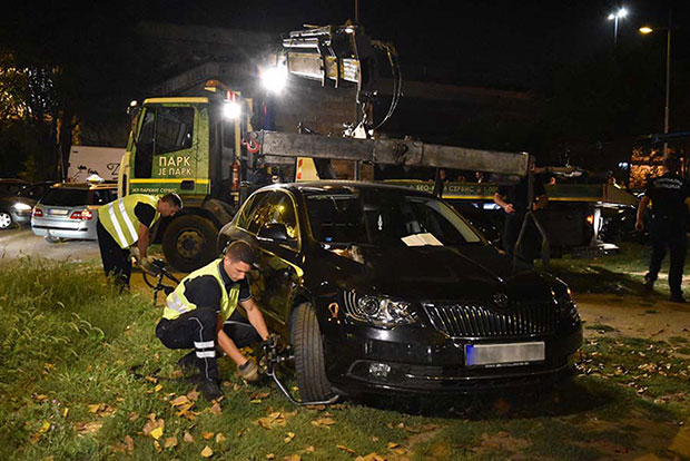 ЈУТРОС ОСТАЛИ БЕЗ АУТОМОБИЛА: Комунална ноћас уклонила 130 аутомобила из парка на Ушћу! (ФОТО)