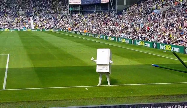 НАВИЈАЧИ ВБА НЕ МОГУ ДА ВЕРУЈУ СВОЈИМ ОЧИМА: Њихова нова маскота је бојлер! (ФОТО/ВИДЕО)