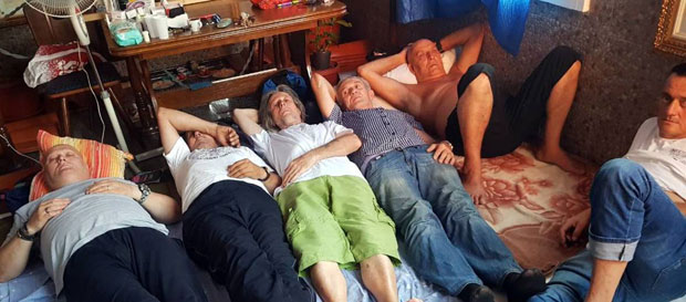 ПРОТЕСТ БИВШИХ УЧЕСНИКА РАТА ИЗ ВАЉЕВА: Резервисти штрајкују глађу