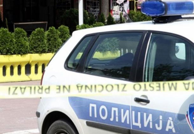 Полицајац ранио провалника 