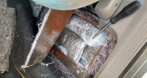 Заплењено више од 15 кг марихуане иза седишта фијата